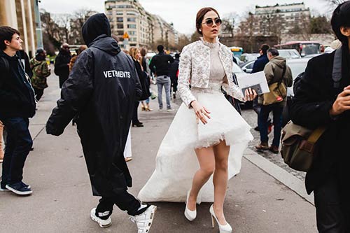 Sm thùy trang bị chê béo ở kinh đô thời trang paris