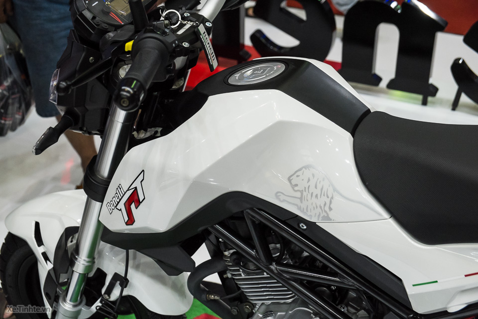 Chi tiết benelli tnt naked t-135 