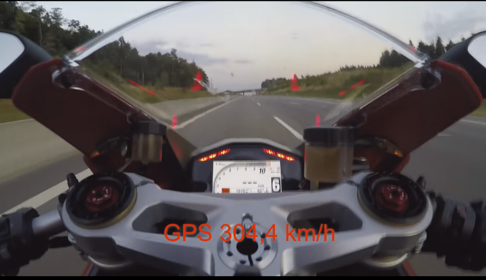 Ducati 1299 panigale test max speed trên phố