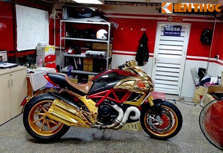 Ducati diavel mạ vàng 24k kịch độc tại hà nội