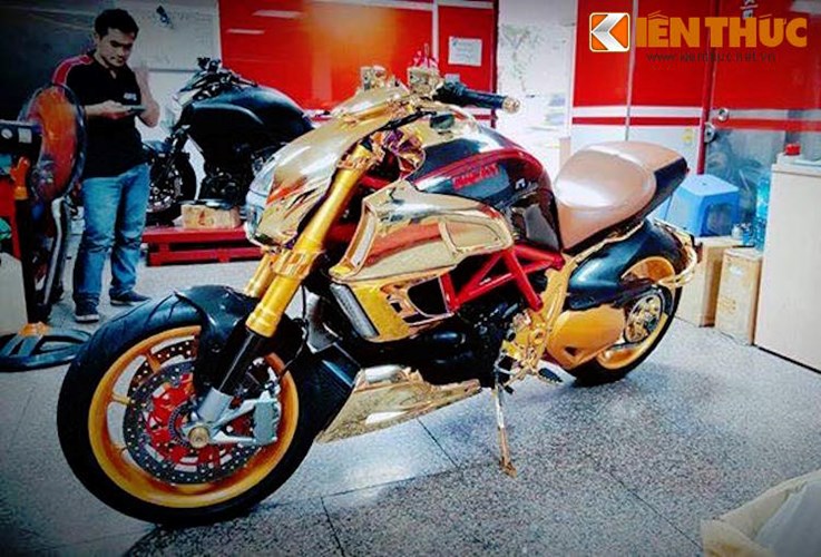 Ducati diavel mạ vàng 24k kịch độc tại hà nội