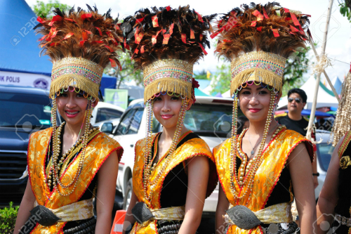Tham gia lễ hội sắc màu và yến tiệc linh đình ở malaysia