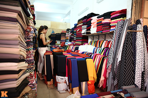 Đầu thu dạo chợ hà thành khảo giá vải đẹp