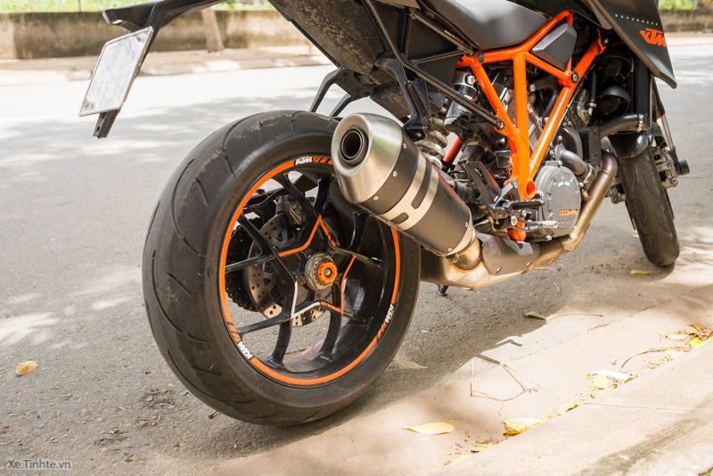 Cảm nhận ktm 1290 super duke r 2015 dễ gần dễ lái