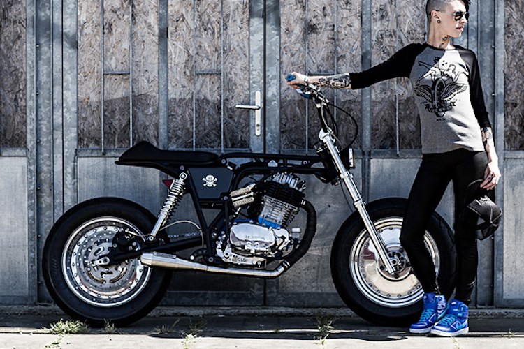 Honda dax 500cc độ siêu độc siêu dị của một nữ biker