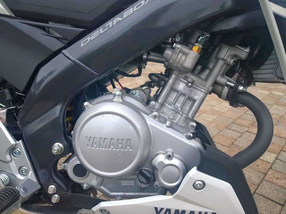 Yamaha fz 150i một tia chớp trên đường phố