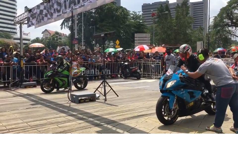 Drag race đường phố quy tụ toàn môtô mạnh mẽ