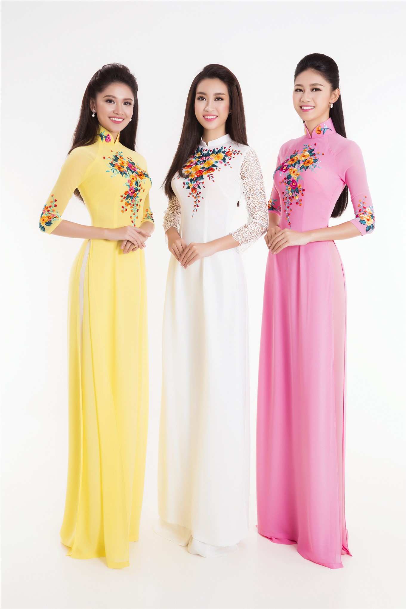Hoa hậu việt nam duyên dáng cùng áo dài pastel 