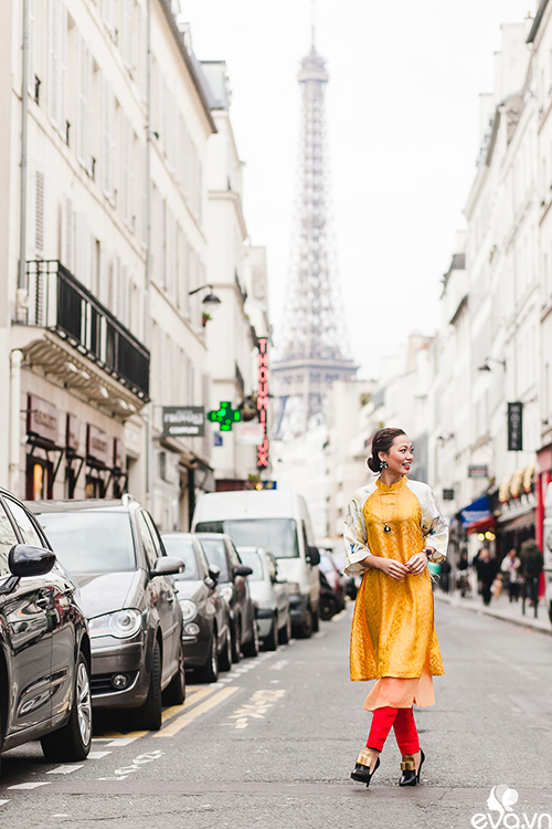 Ngắm áo dài việt tha thướt trên đường phố paris