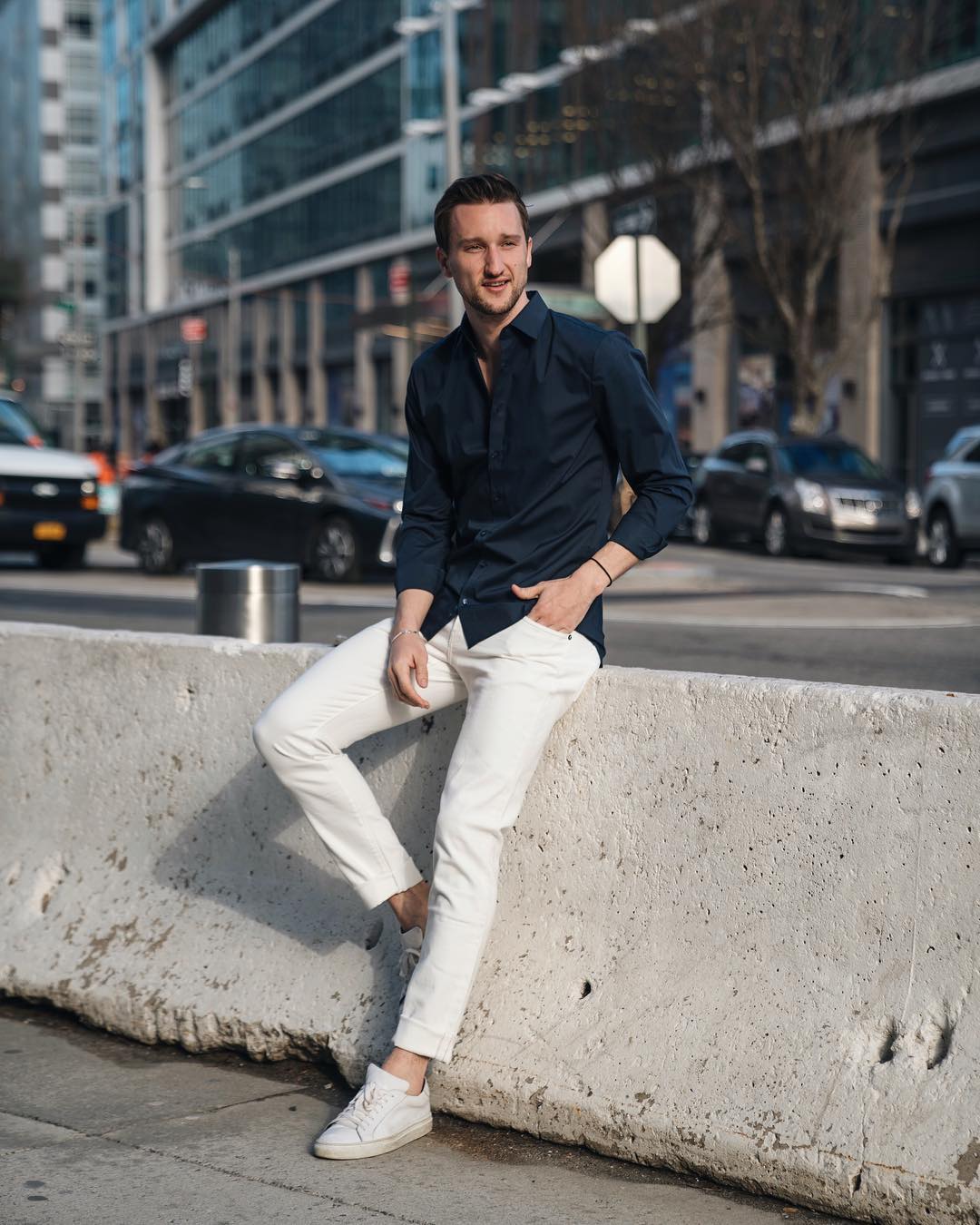 8 cách phối quần jeans trắng độc đáo từ fashionista marcel floruss