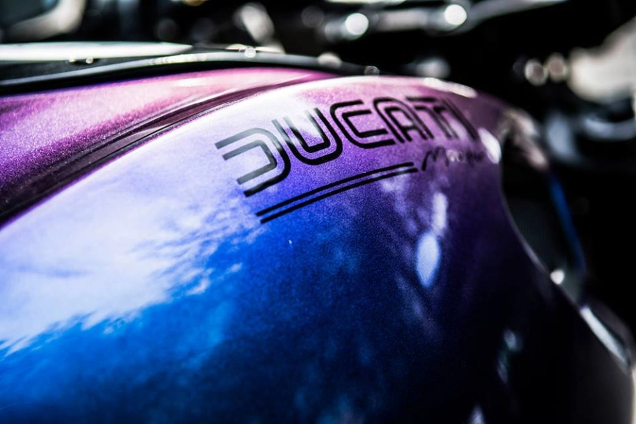 Ducati 795 đỉnh cao độ độc đáo với sơn chuyển màu