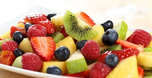 Sống khỏe nhờ việc ăn quả tươi vào buổi sáng