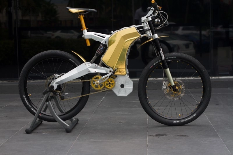 Xe đạp điện mạ vàng giá gần 12 tỷ 