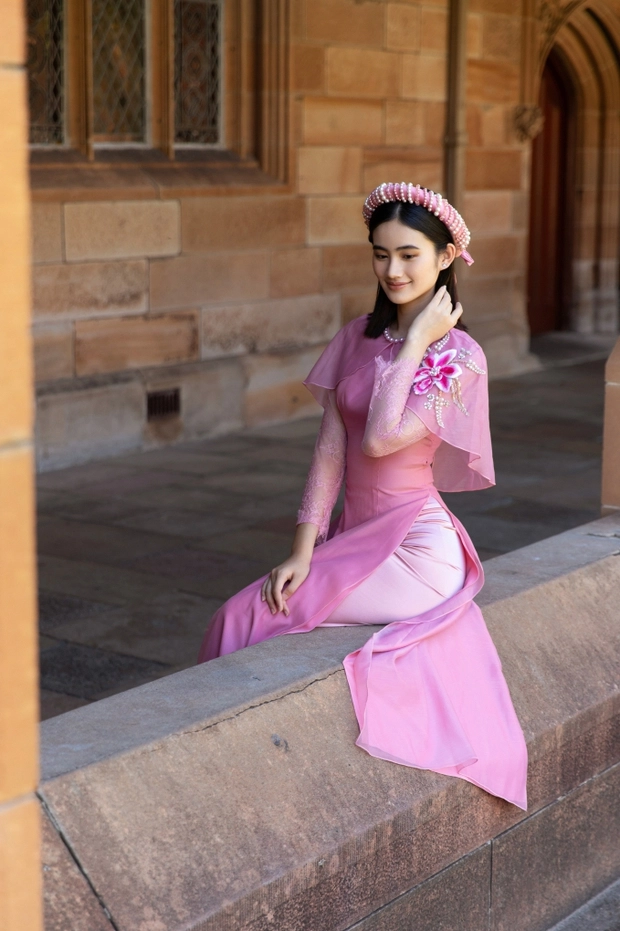 Hoa hậu ý nhi khoe sắc trong tà áo dài truyền thống