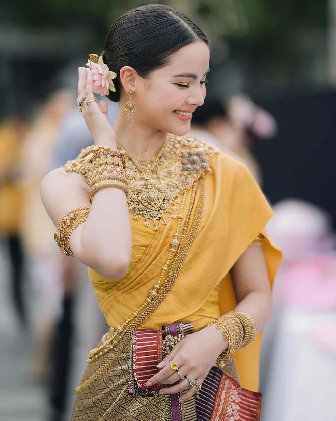 Loạt nữ thần songkran gây bão mxh thái lan