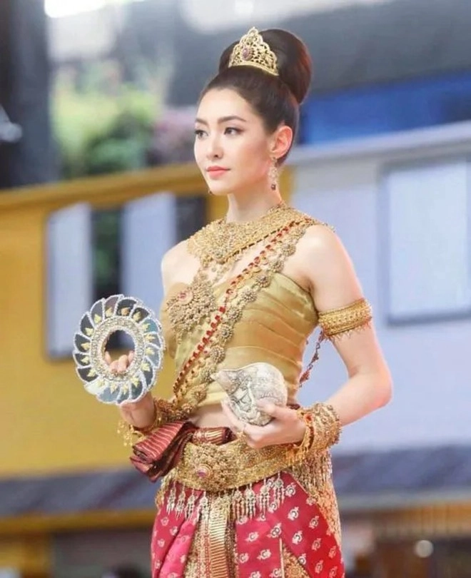 Loạt nữ thần songkran gây bão mxh thái lan