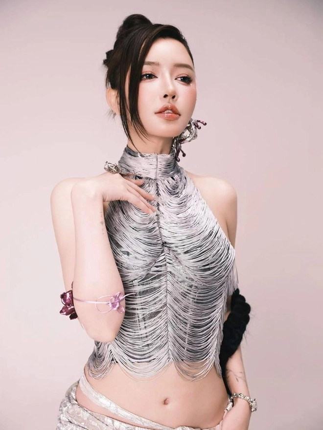 Nhan sắc bích phương qua loạt cam thường