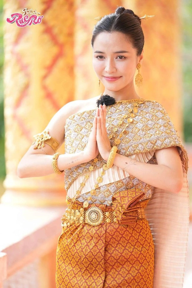 Nhan sắc bích phương qua loạt cam thường