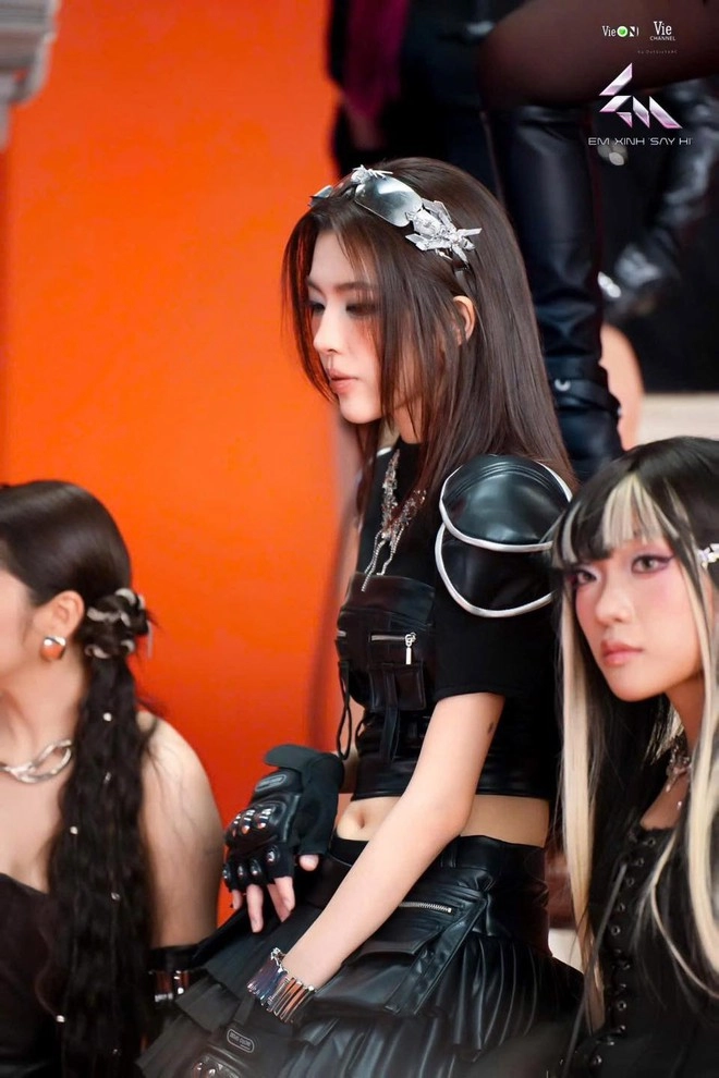 Vẻ ngoài chuẩn kpop idol của nữ diễn viên gen z sinh năm 2003