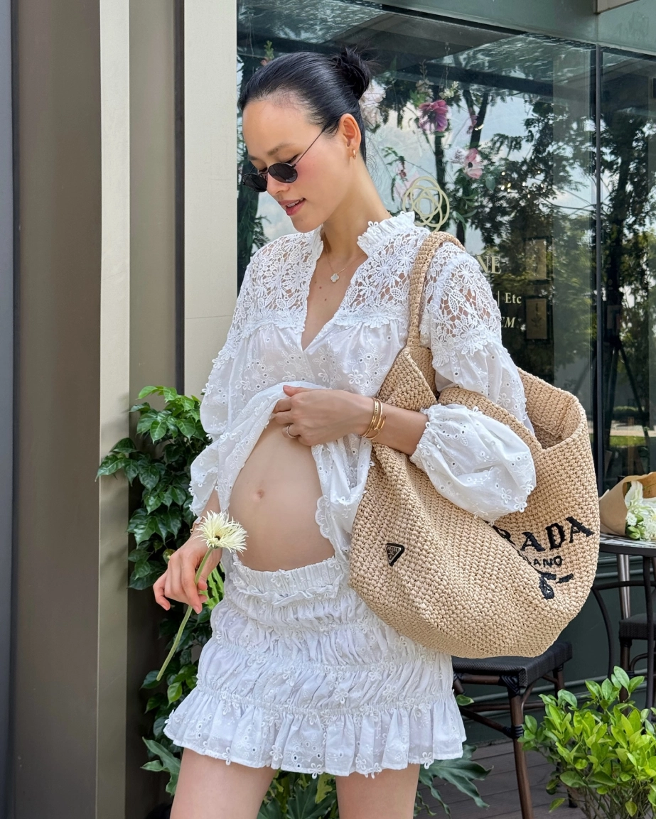 Mẹ bầu mặt đẹp nhất vbiz