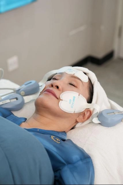 Bí kíp giữ gìn nhan sắc ở tuổi 63 của nữ nghệ sĩ hồng đào