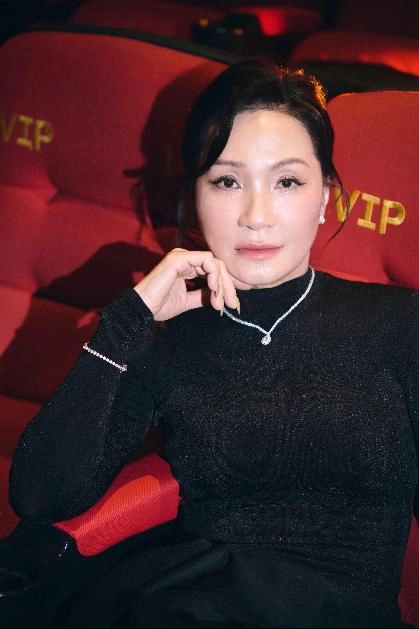 Bí kíp giữ gìn nhan sắc ở tuổi 63 của nữ nghệ sĩ hồng đào