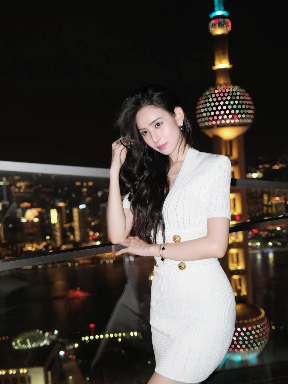 Đồng hồ giá đủ mua nửa căn hộ của cô dâu hào môn hương liên