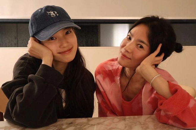 Suzy đẹp tới mức làm song hye kyo không nói nên lời
