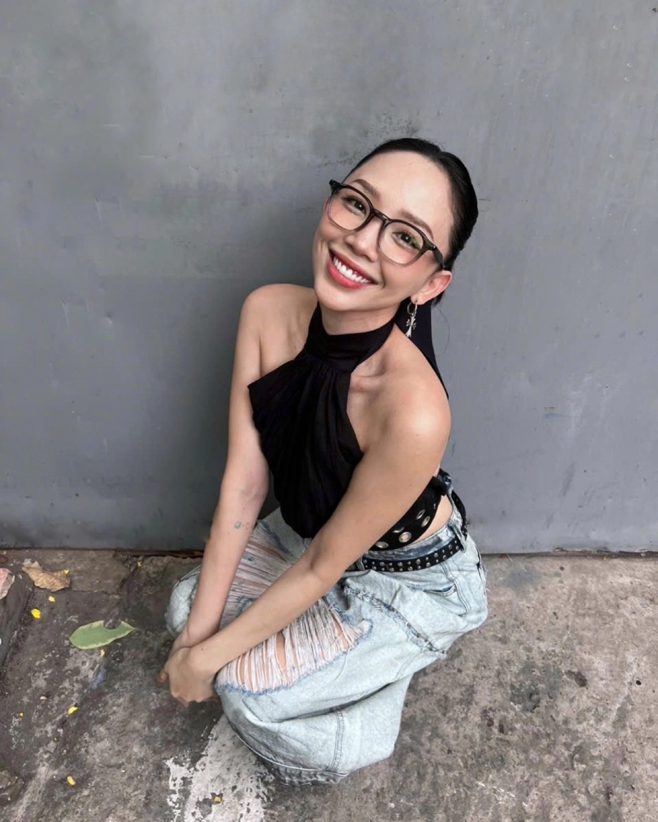 Guu thời trang dạo này của nữ ca sĩ tóc tiên