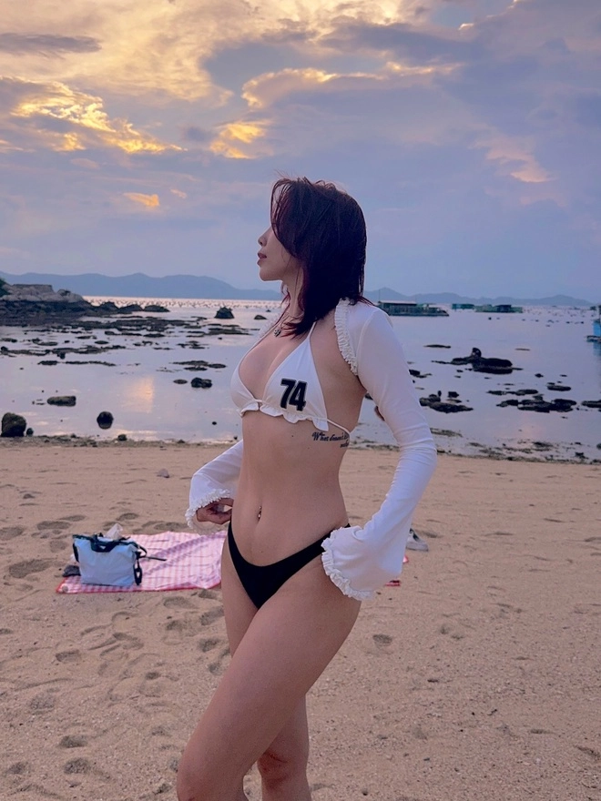 Guu thời trang dạo này của nữ ca sĩ tóc tiên