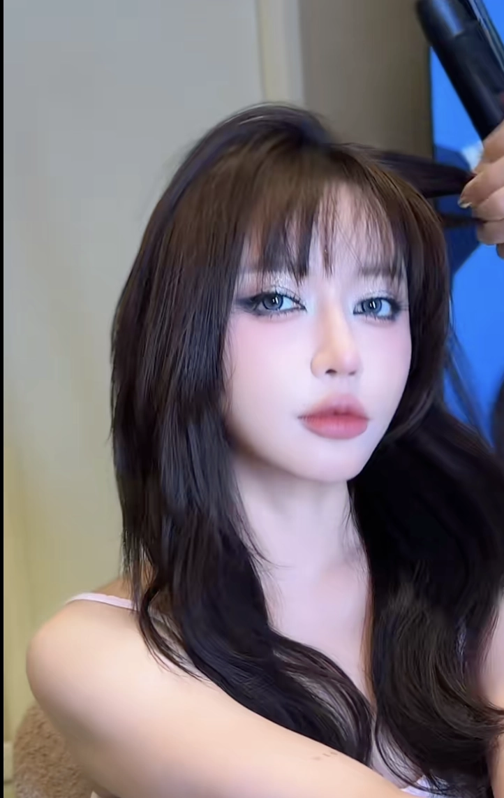 Bích phương được khen khi xuất hiện với gương mặt khác lạ